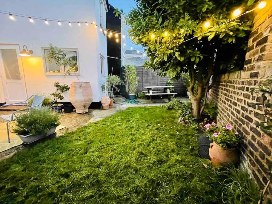 Northdene Cottage - Cosy Old Fisherman'S Cottage Two Mins From Sea - Free Parking - Wood Burning Stove - Roll Top Bath - Dog Friendly Deal Esterno foto