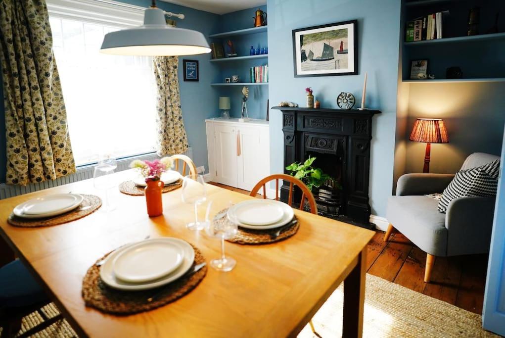 Northdene Cottage - Cosy Old Fisherman'S Cottage Two Mins From Sea - Free Parking - Wood Burning Stove - Roll Top Bath - Dog Friendly Deal Esterno foto