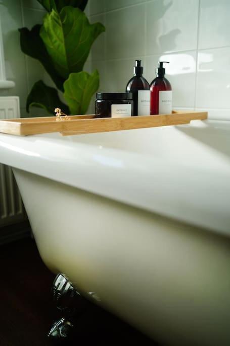 Northdene Cottage - Cosy Old Fisherman'S Cottage Two Mins From Sea - Free Parking - Wood Burning Stove - Roll Top Bath - Dog Friendly Deal Esterno foto